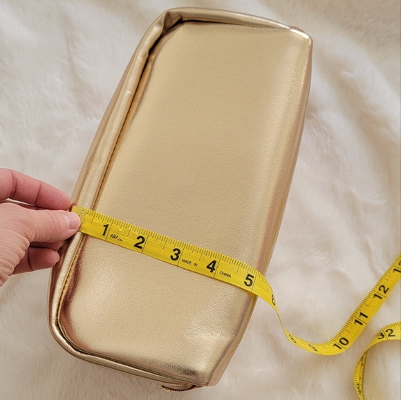 NWT travel cosmetic bag with lots of samples and travel size items - Picture 6 of 16